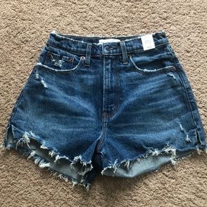 Abercrombie Curve Love High Rise Mom Short